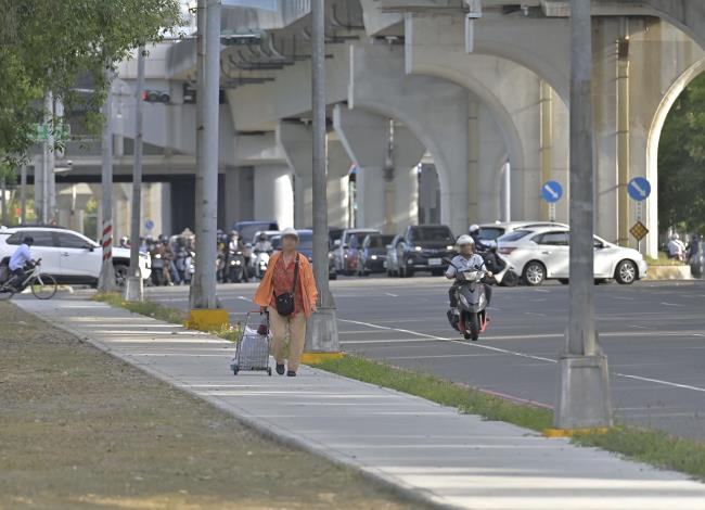 左楠路人行環境再升級 串聯世運主場館與楠梓產業園區