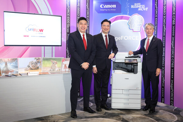 (由右起)佳能新加坡高級副總裁片桐紀宏先生、佳能香港董事長及行政總裁李冠德先生及佳能香港高級總監孔祥隆先生衷心感謝各位行業領袖的蒞臨,並鼓勵來賓藉由佳能香港的革新科技與解決方案,突破市場競爭,開拓更多商機。 (由右起)佳能新加坡高級副總裁片桐紀宏先生、佳能香港董事長及行政總裁李冠德先生及佳能香港高級總監孔祥隆先生衷心感謝各位行業領袖的蒞臨,並鼓勵來賓藉由佳能香港的革新科技與解決方案,突破市場競爭,開拓更多商機。