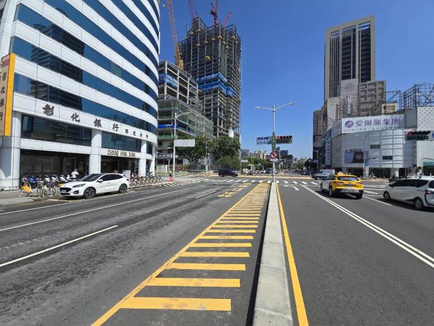 博愛一路與大順一路口道路下陷 水利局提早完成搶修已開放通行