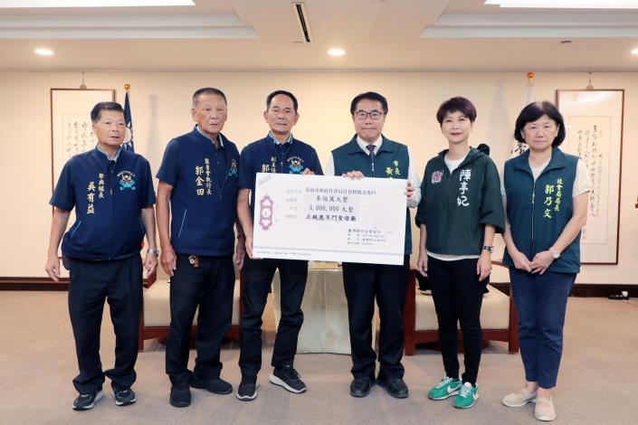 黃偉哲感謝正統鹿耳門聖母廟捐贈300萬元　攜手助災民重建家園
