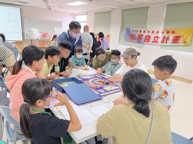 結合教育投資與志願服務導向　黃偉哲推金錢教育累積弱勢家戶脫貧資本