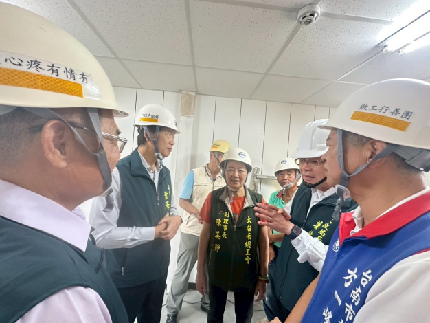 做工行善團齊力助修繕　市長夫人、葉副市長探視風災戶傳遞溫情