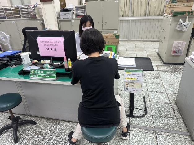 臺南市政府呼籲受災店家慰助申請盡速送各區公所收件，以利加速審查