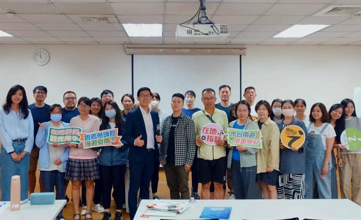 臺南問路店、借問站持續充電迎旅客─ 第一線服務在AI時代更顯人情味