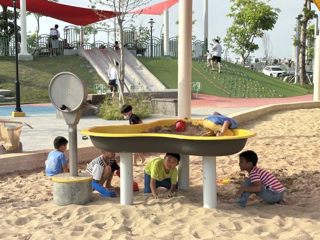 臺南市北安商業區市地重劃工程勇奪「114年臺灣健康城市暨高齡友……