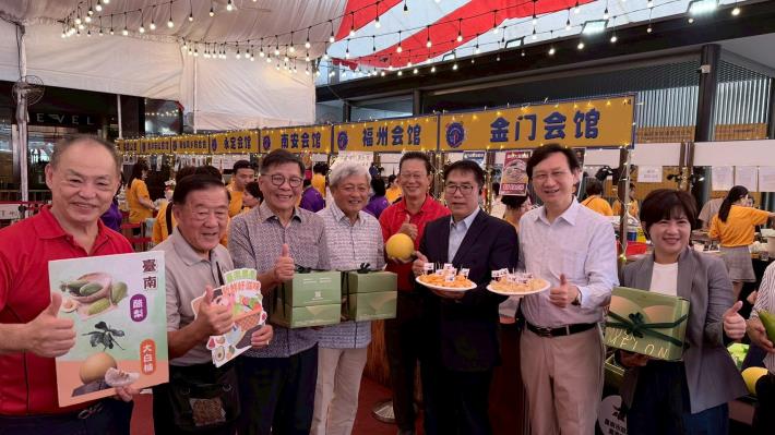 旋風快閃新加坡推廣洋香瓜與大白柚   黃偉哲積極把台南優選鮮果……