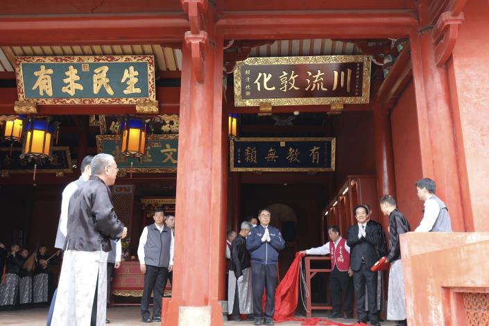 賴總統赴臺南孔廟、正統鹿耳門聖母廟、歸仁仁壽宮參拜揭匾 黃偉……