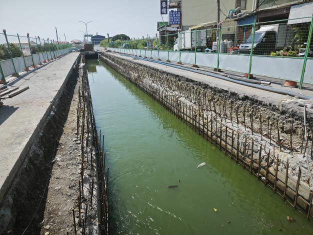 黃偉哲市長強化北門區雨水下水道箱涵結構 守護行車安...