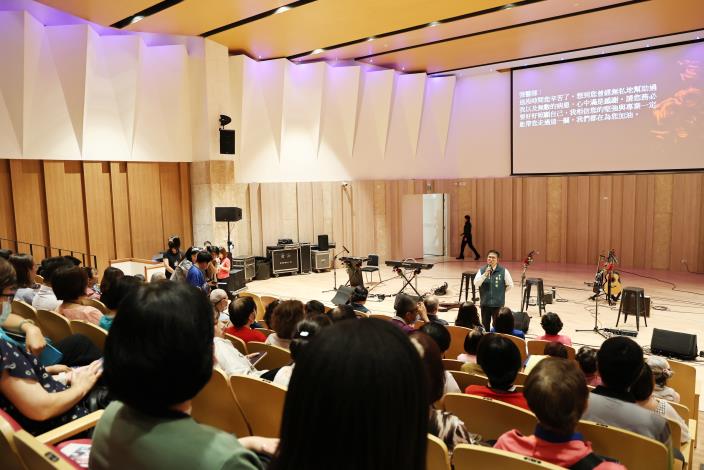 黃偉哲出席「張財旺醫師生命感恩音樂會」　致敬乳癌防治先驅