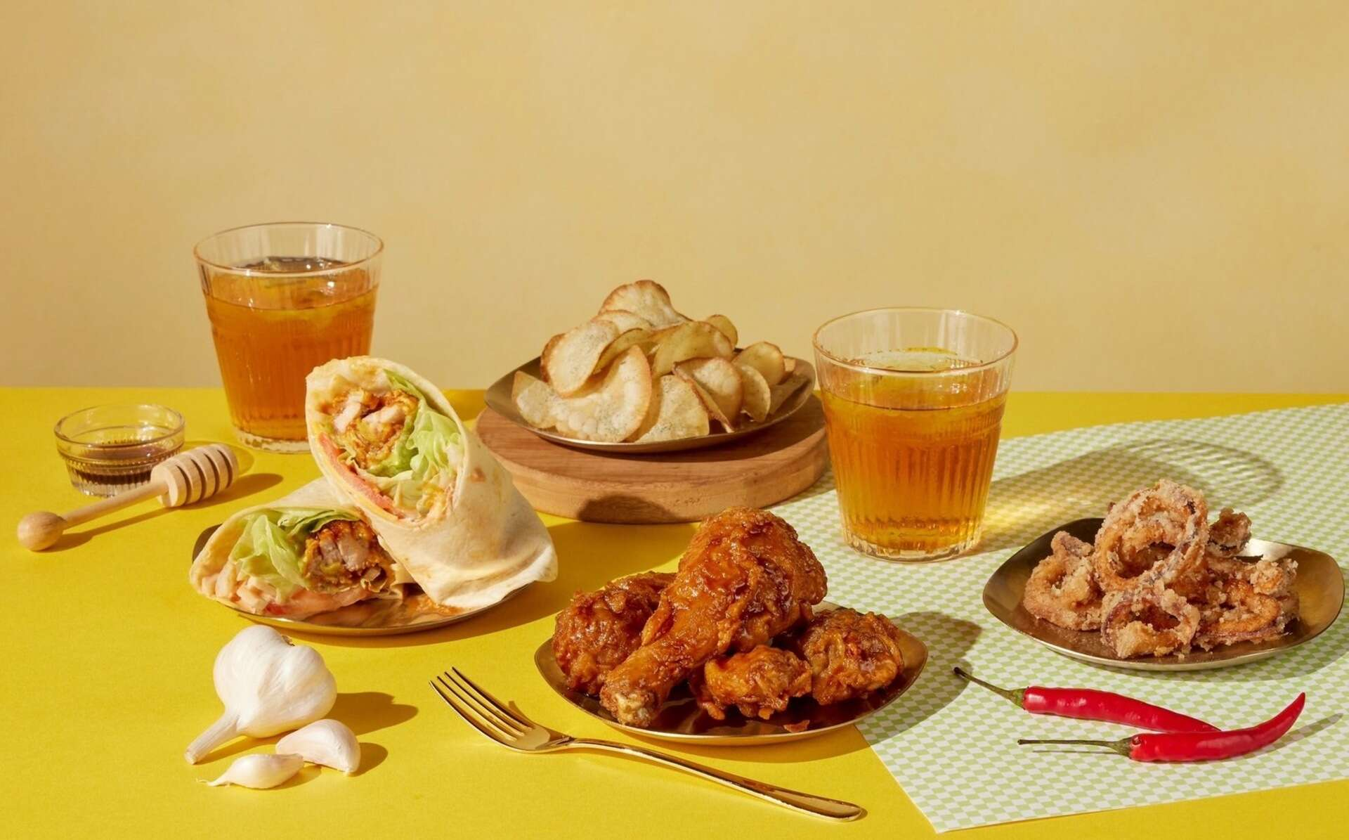 「2025高雄鹹酥雞嘉年華」15日大遠百熱情開炸 65攤美食大展身手BLACKPINK愛店應援登場