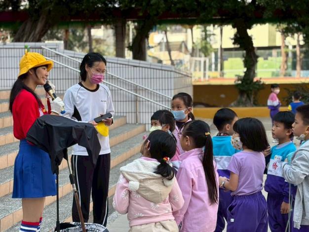 腹語街頭藝人進校園 宣導健康上網迎寒假 寓教於樂防詐騙