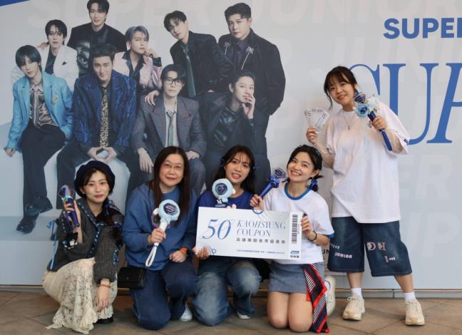 Super Junior寶藍旋風橫掃高雄！熱情E.L.F.點燃高雄夜經濟 夜市商圈業績成長破三成