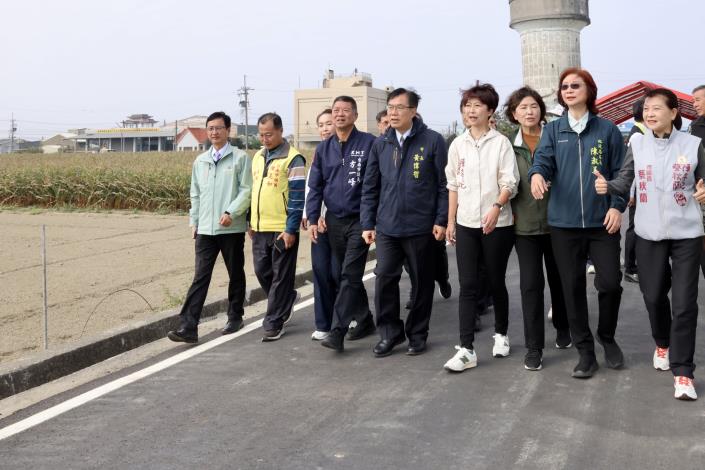 台南農水路7年改善4.7條高速公路 黃偉哲邀中央視察盼持續重視基……