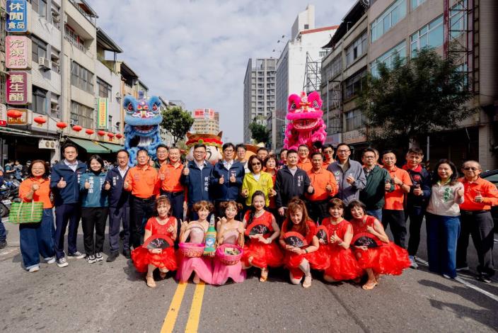 「2026高雄過好年」三鳳中街年貨大街磅礴起跑 陳其邁首發馬年限……