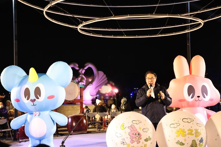 2026新營波光節今登場　原創IP共構光影打造天鵝湖夢境場域