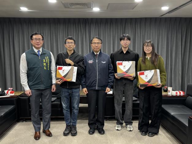 黃偉哲市長邀寒假工讀生分享第一線經驗 肯定青年參與市政運作