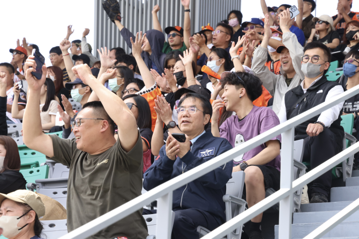 中職熱身賽亞太棒球場開打! 黃偉哲進場為統一獅加油 邀全國球迷3……