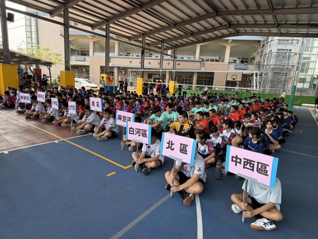 臺南市中小學排球對抗賽熱鬧登場 逾500選手同場競...