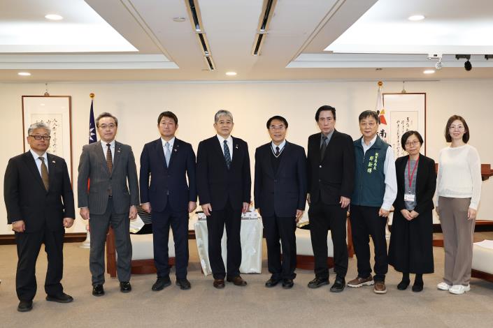 日本友誼市宇城地域締盟一週年再訪 黃偉哲親授道路命名公文紀念……