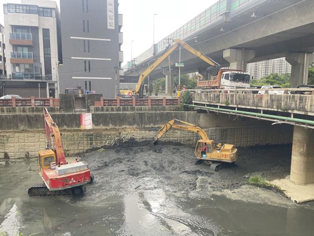 因應極端氣候汛期挑戰 高市府提前部署跨局處強力清淤