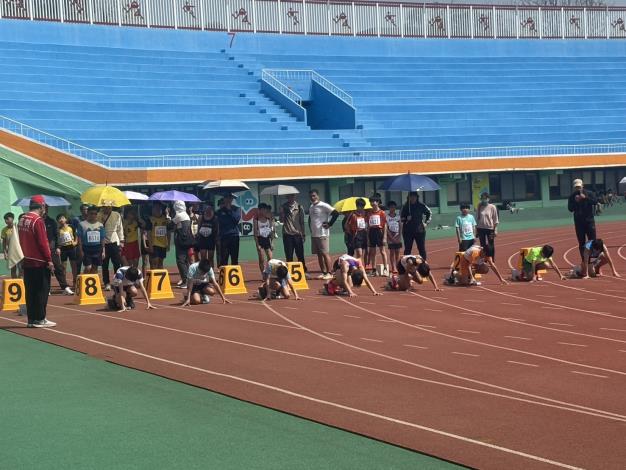 青春活力點燃賽場 臺南國小田徑錦標賽登場