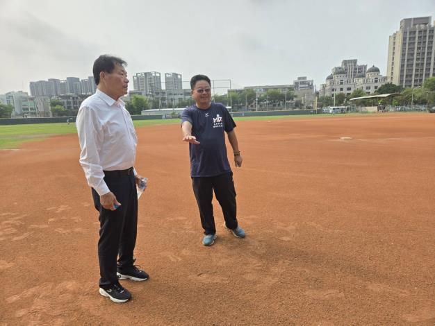 體育局巡檢多處棒球場 優化球場環境打造安全運動場域