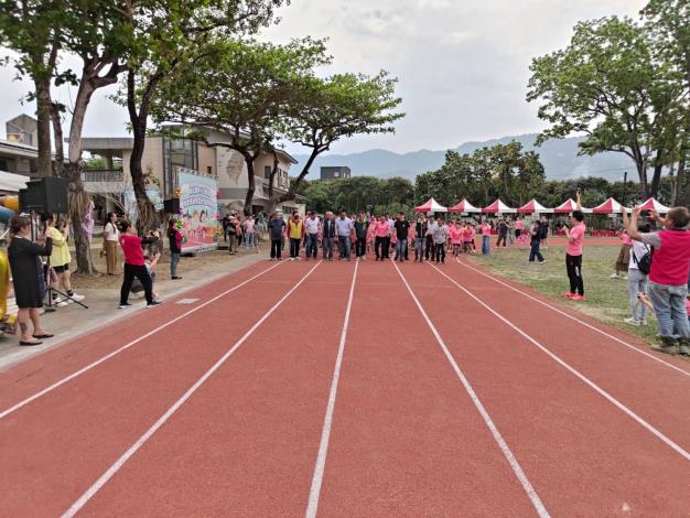 南化國小新設PU跑道正式啟用　挹注860萬打造安全永續優質運動場……