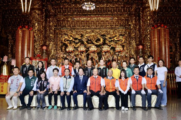 黃偉哲陪同賴總統赴台南西來庵、武龍宮、武德宮贈匾揭牌　共祈福……