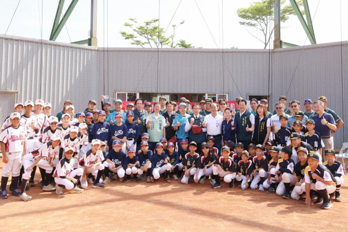 「府城長照×台南媒體×成棒三級棒球回饋互動」登場  黃偉哲感謝各……