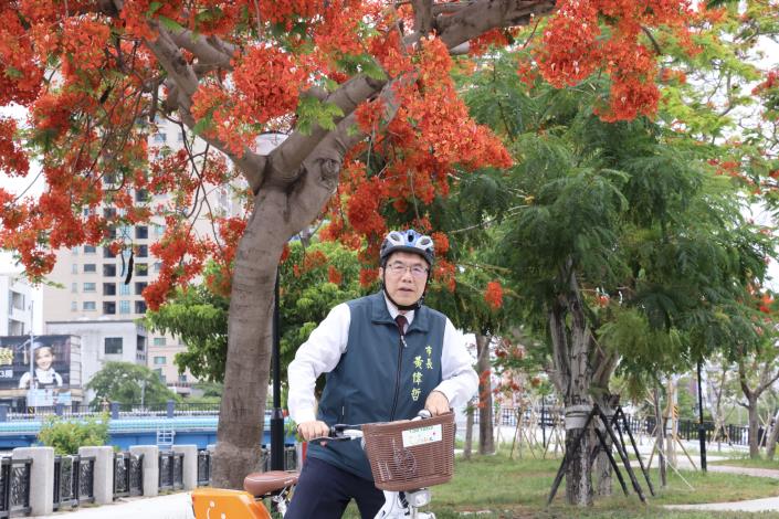 百年好河迎初夏！ 黃偉哲騎單車漫遊安平運河  邀民眾體驗低碳賞……