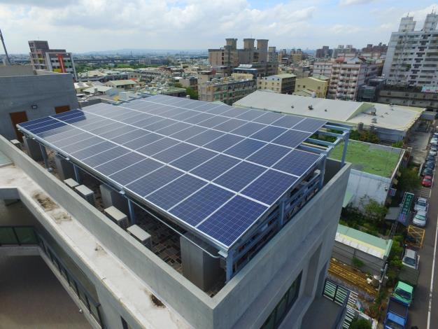 臺南市政府與臺南市建築師公會合辦家戶屋頂設置光電說明會  攜手……