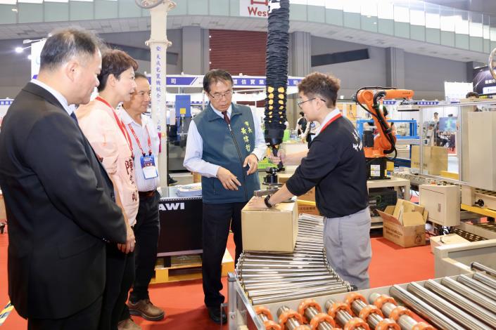 南台灣最大自動化機械展登場 黃偉哲肯定為南台灣製造業注入新動……