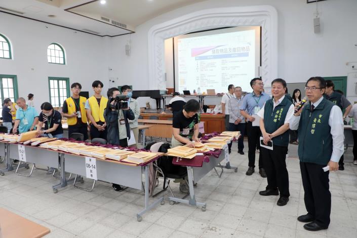 115年國中教育會考登場 黃偉哲視察台南一中考場慰勉試務辛勞