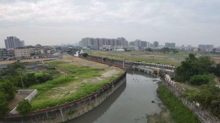 力拼5月中旬打通仁武區八涳橋匯流口瓶頸 全力備戰汛期挑戰