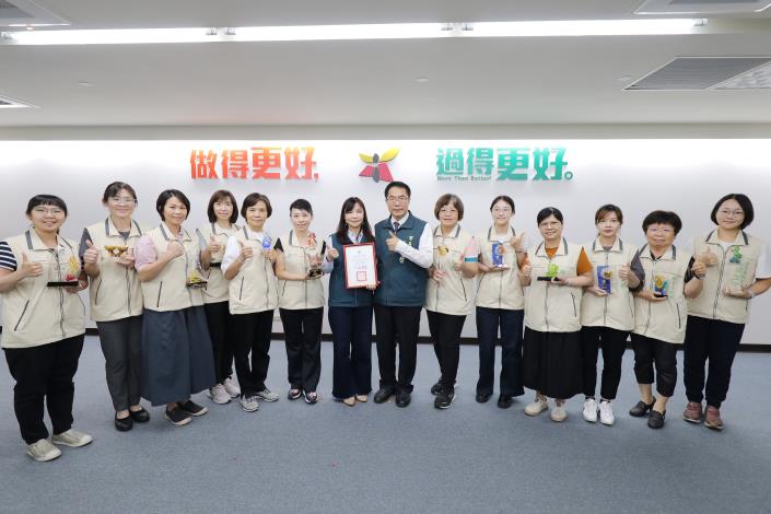 台南衛政考評獲13項全國肯定 黃偉哲勉團隊精進健康照護服務