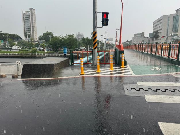 打除媽祖港橋旁自來水石墩 避免車輛碰撞