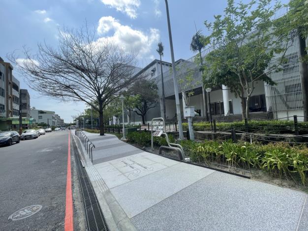 綠意軸線串聯、人行環境升級，新營嘉南大圳文化中心段改造完工