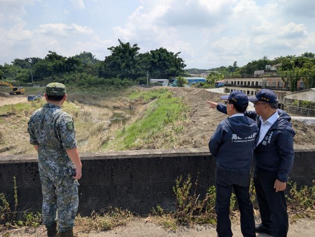 巴威颱風逼近 林欽榮副市長視察月世界抽水站及岡山嘉峰路周邊防……
