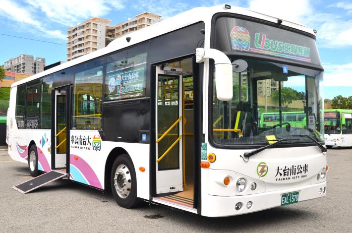 台南再添新電動公車 將分批上線讓民眾搶先體驗