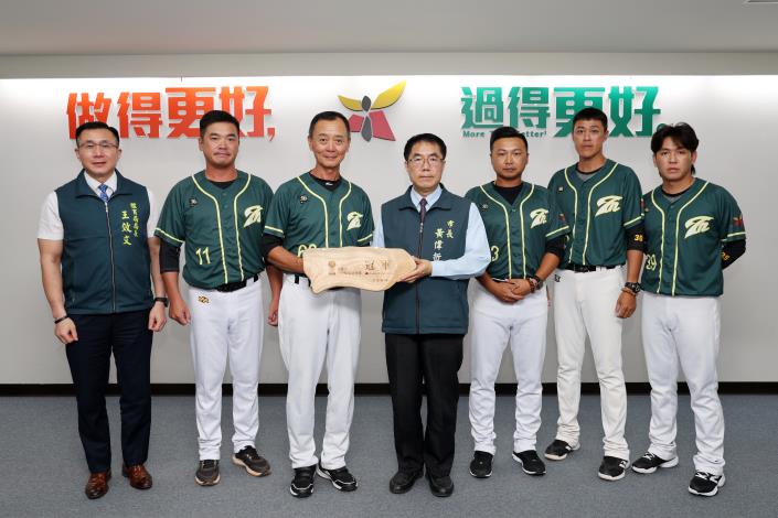 城市棒球隊全國奪冠、林家文世界聽障網賽摘銅 黃偉哲肯定台南體……