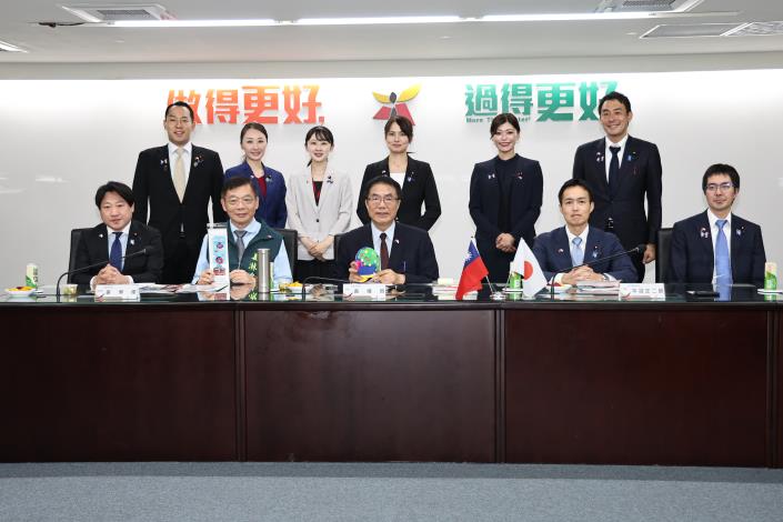 自民黨青年局訪台南見證台日友好 黃偉哲捐款十萬台幣援助熊本震……