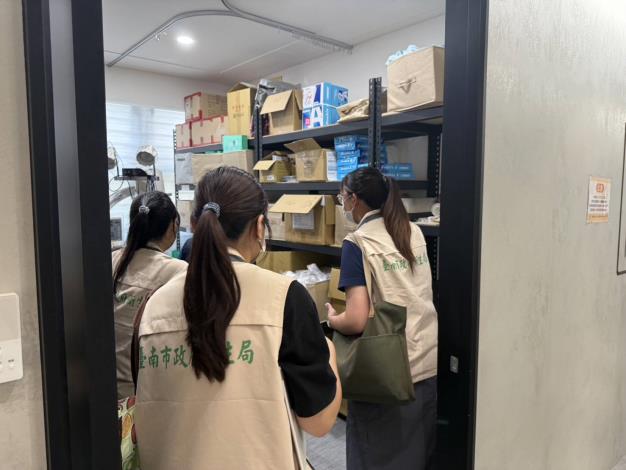 有關民眾於社群媒體提及醫師拿藥回家施打等情事，衛生...