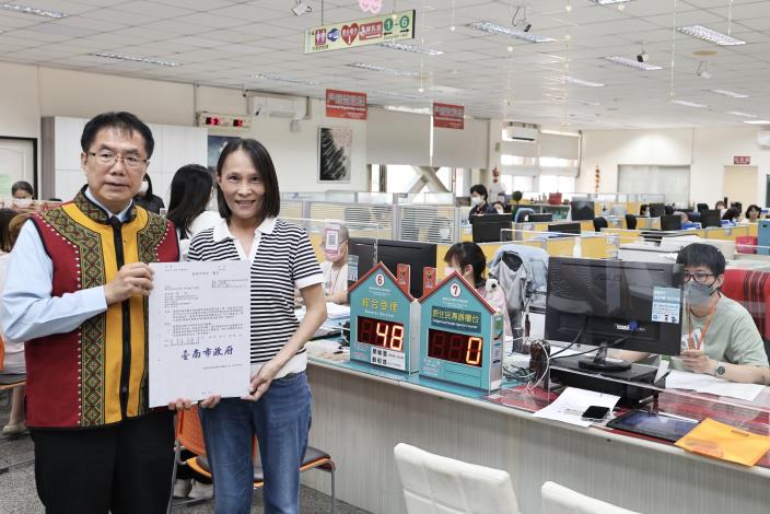全國首2位西拉雅族人台南完成身分登記　黃偉哲見證歷史時刻