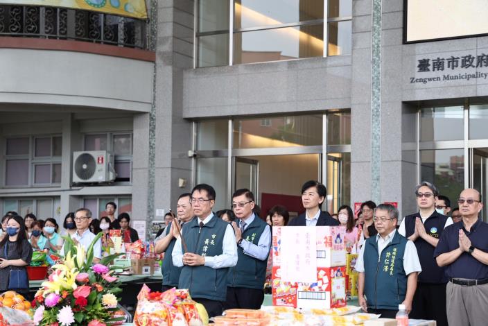 黃偉哲赴曾文市政願景園區中元祈安普渡 結合環保公益...