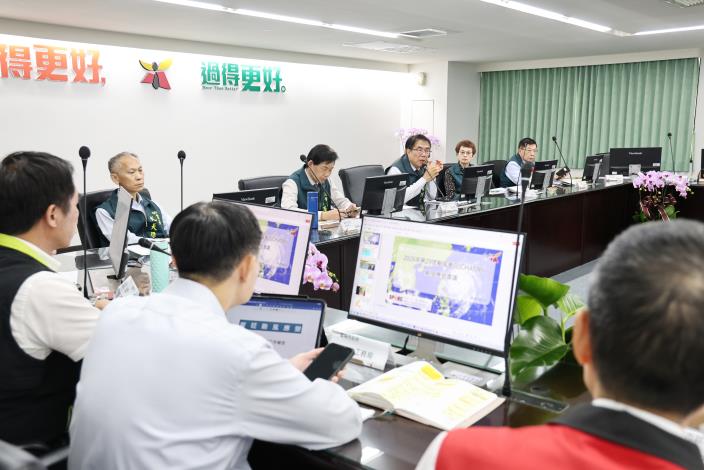強颱薔琵來襲  黃偉哲指示加強沿海防風戒備、全面落...