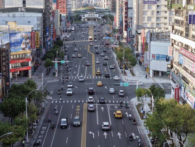 慢行、安心、森呼吸 中山一路升級打造高雄城市客廳新走廊